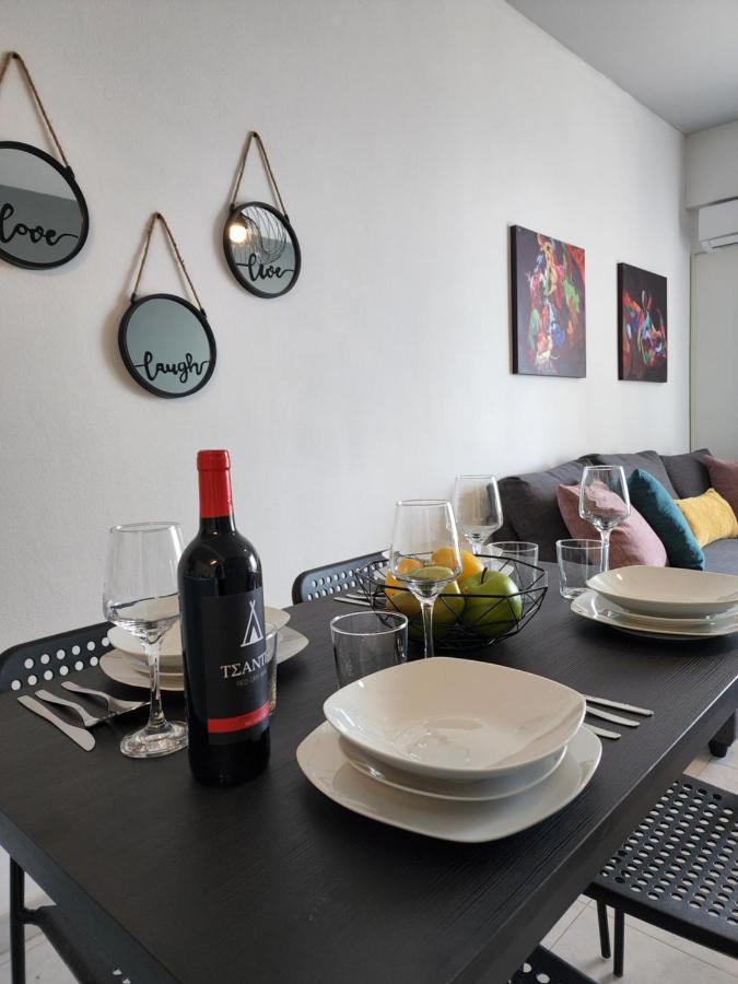 Kay'S City & Seaview One Bedroom Apartment Larnaca Extérieur photo