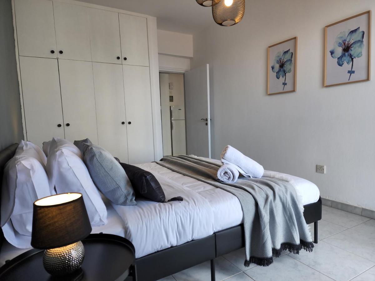 Kay'S City & Seaview One Bedroom Apartment Larnaca Extérieur photo