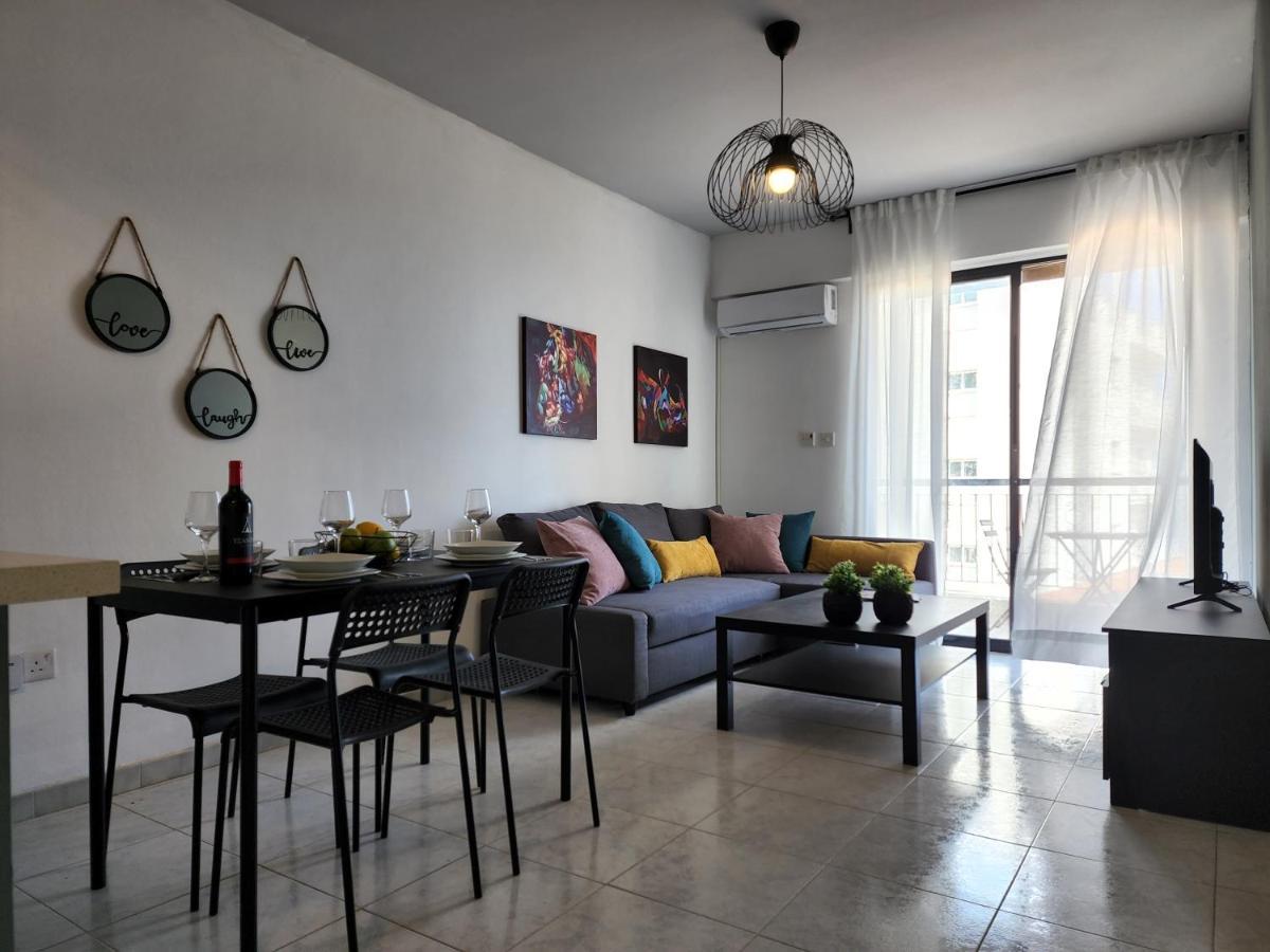 Kay'S City & Seaview One Bedroom Apartment Larnaca Extérieur photo
