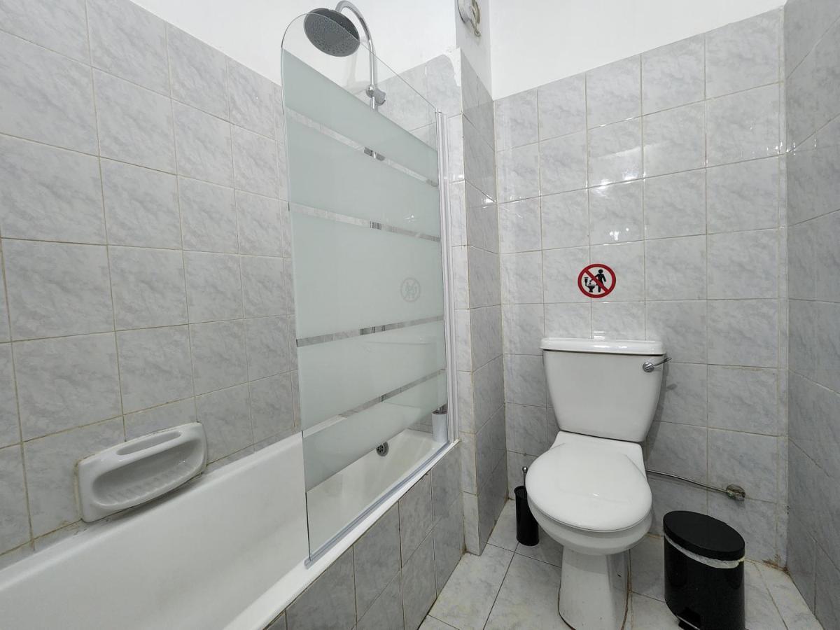 Kay'S City & Seaview One Bedroom Apartment Larnaca Extérieur photo