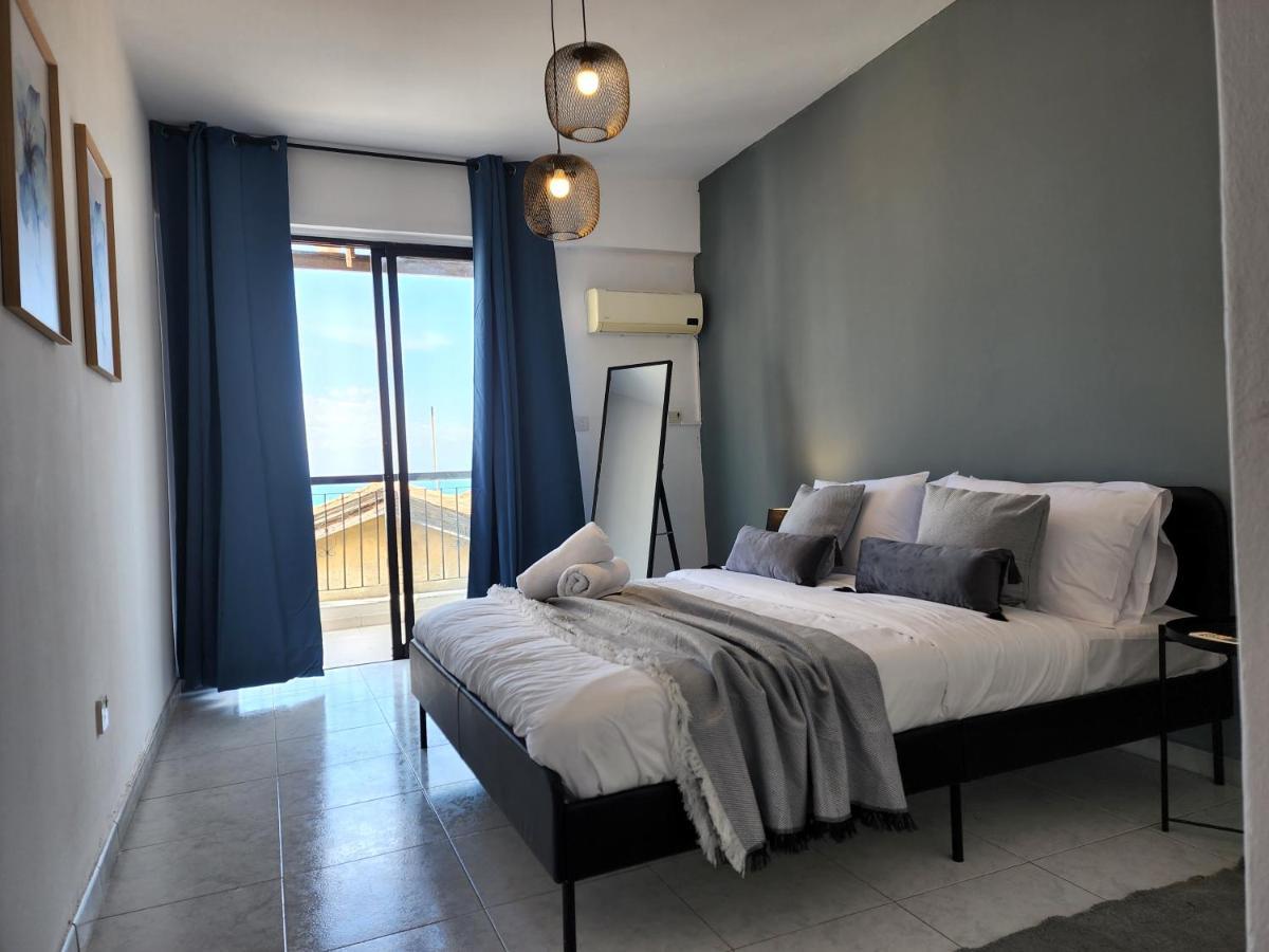 Kay'S City & Seaview One Bedroom Apartment Larnaca Extérieur photo
